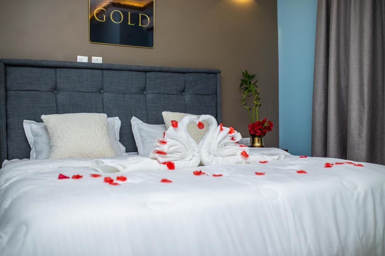 Hotel Piano & Gold Collections, Peduase Peduasi Esterno foto